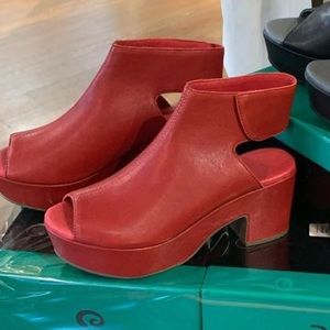 Chocolat blu red shoes